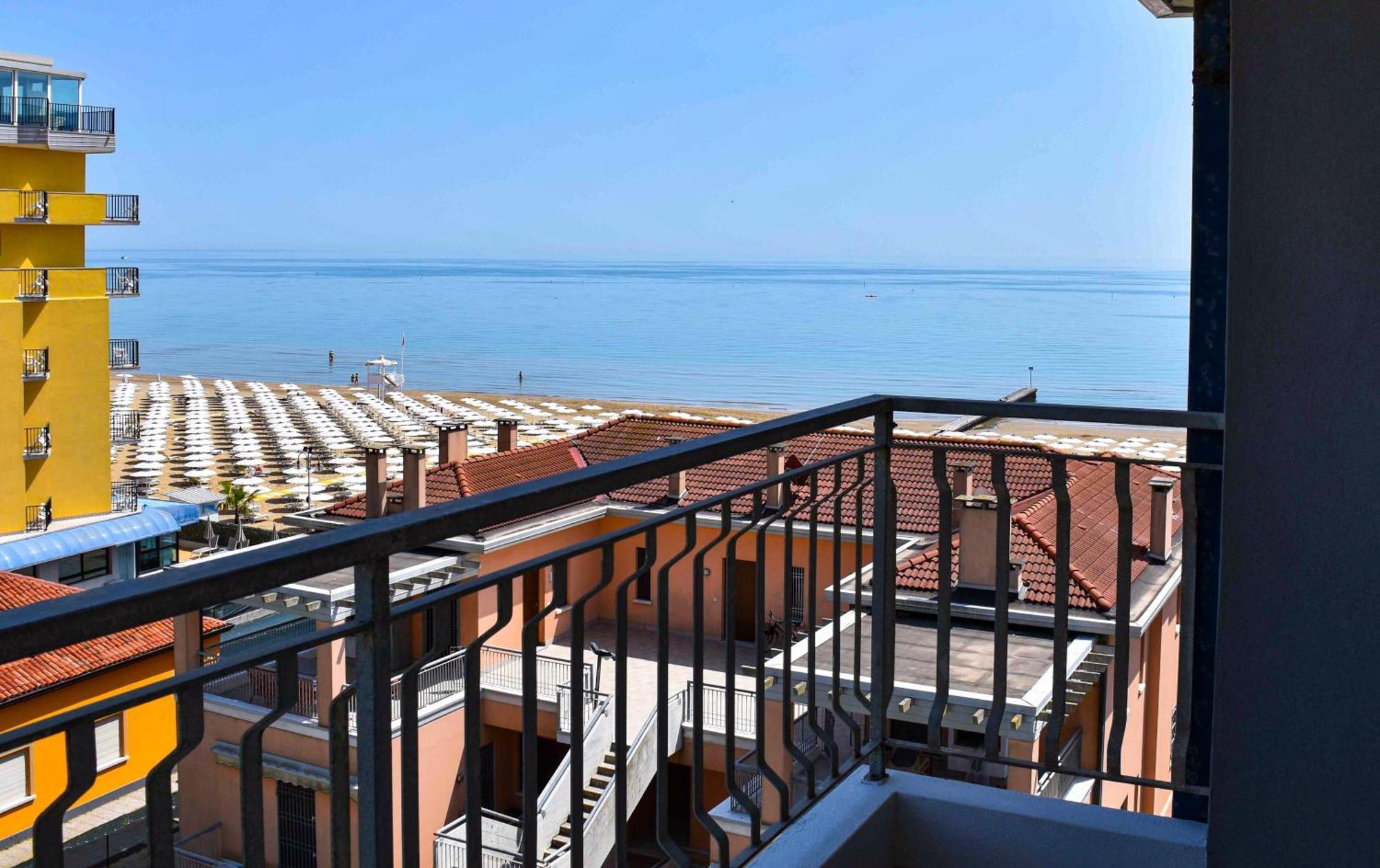 Hotel Umberto ลิโดดิเยโซโล ภายนอก รูปภาพ