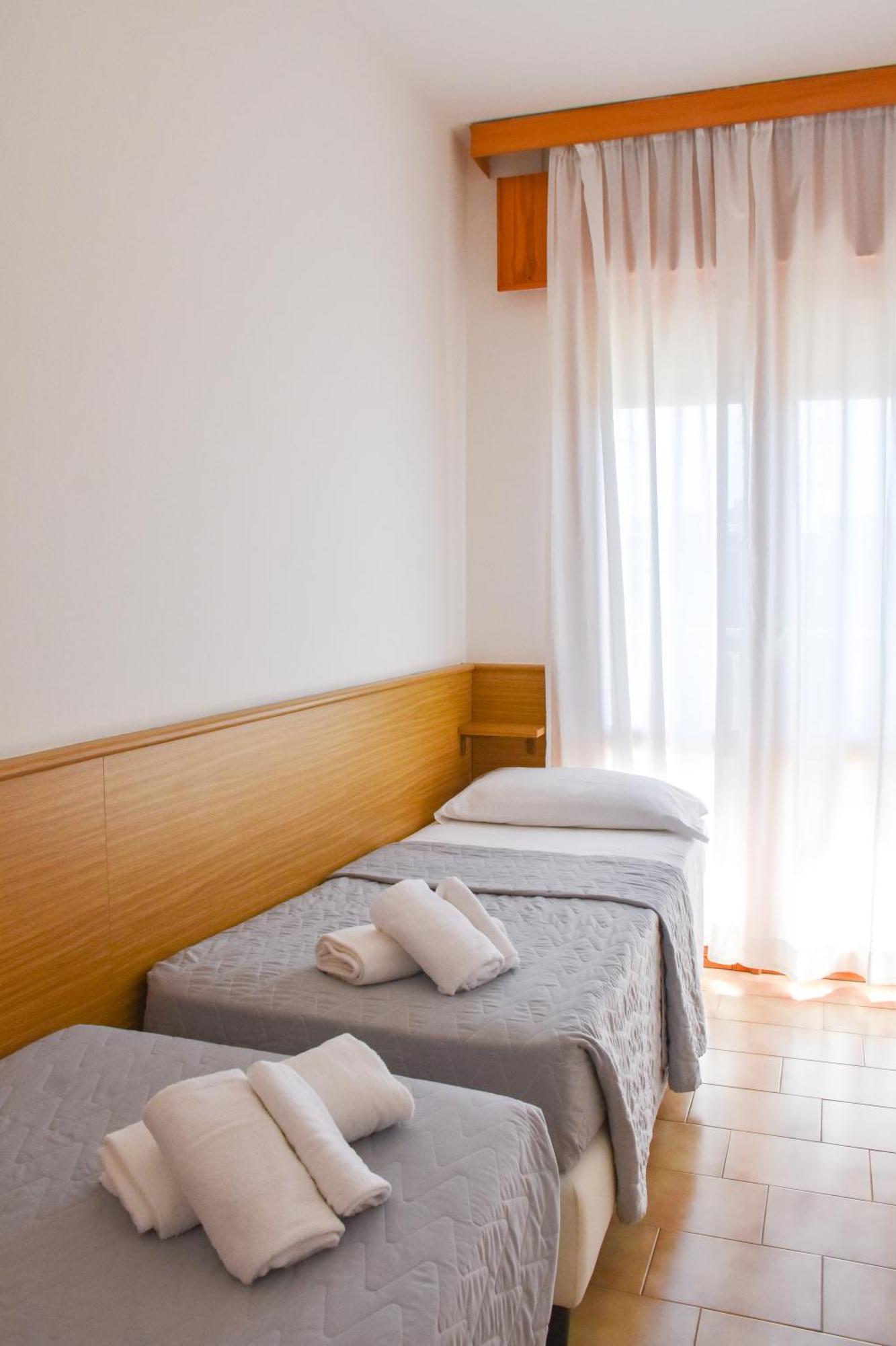 Hotel Umberto ลิโดดิเยโซโล ภายนอก รูปภาพ