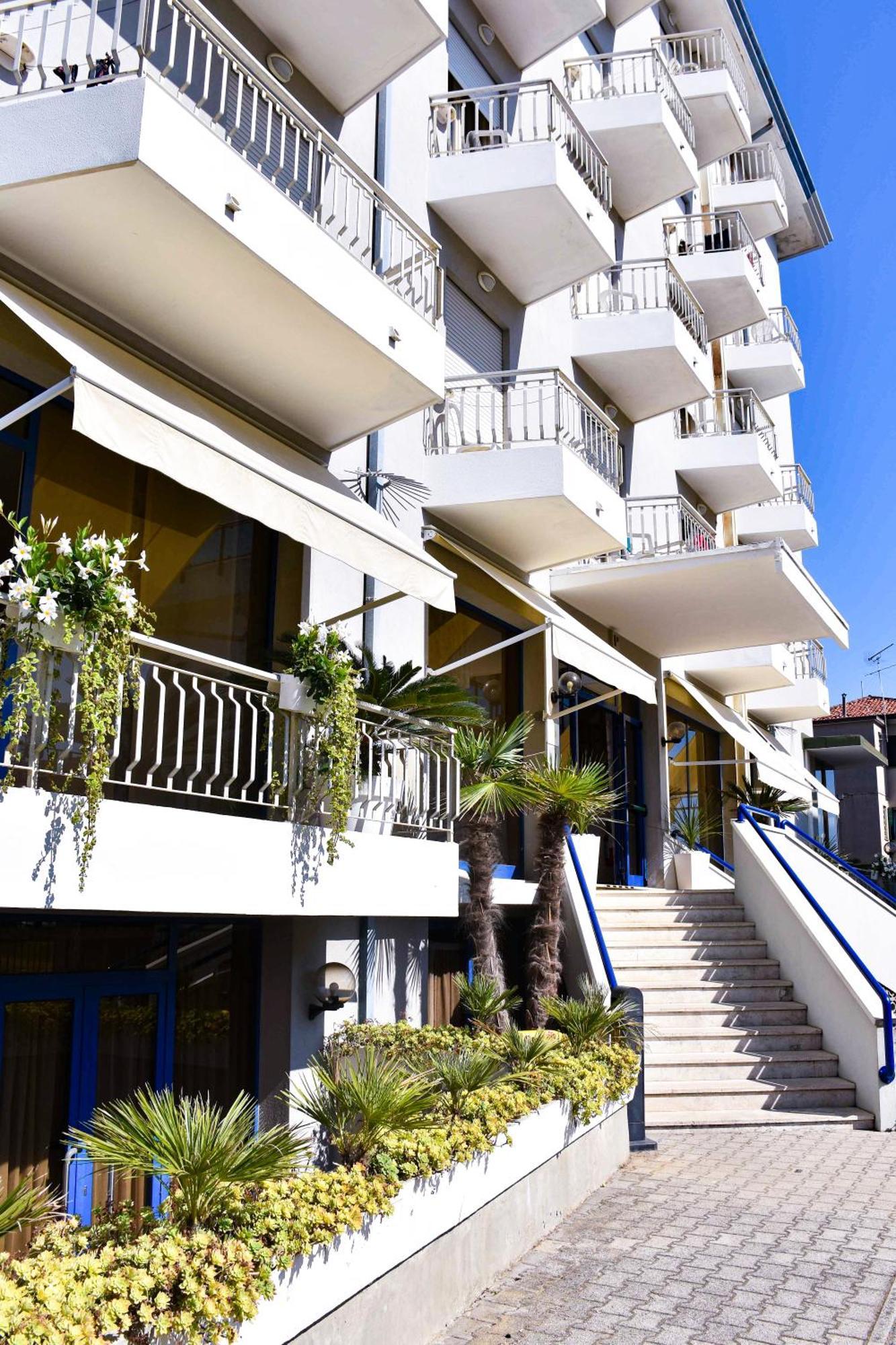 Hotel Umberto ลิโดดิเยโซโล ภายนอก รูปภาพ