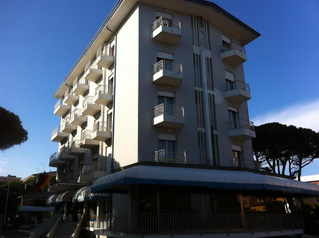 Hotel Umberto ลิโดดิเยโซโล ภายนอก รูปภาพ