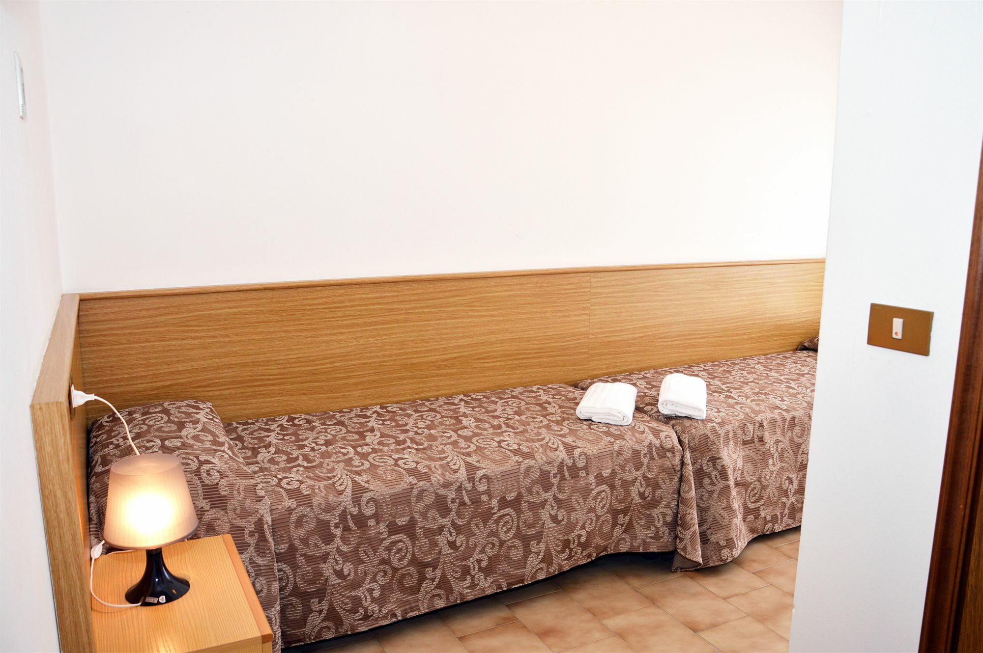 Hotel Umberto ลิโดดิเยโซโล ภายนอก รูปภาพ